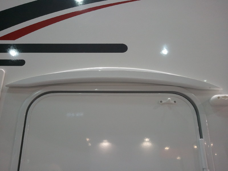 Regenabweiser über der Tür - Wohnmobil Forum
