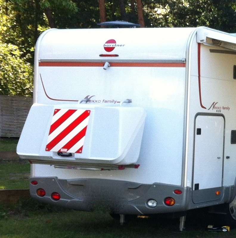 heckträger dir fahrrader auf deichsel von wohnwagen