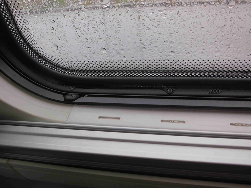 Seitz S7P, neue Rahmenfenster 2013 undicht - Wohnmobil Forum Seite 1