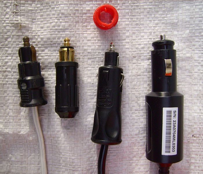 12 Volt-Stecker im Wohnmobil - Wohnmobil Forum Seite 1