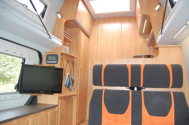 La Strada Avanti C: TV Platz - Wohnmobil Forum