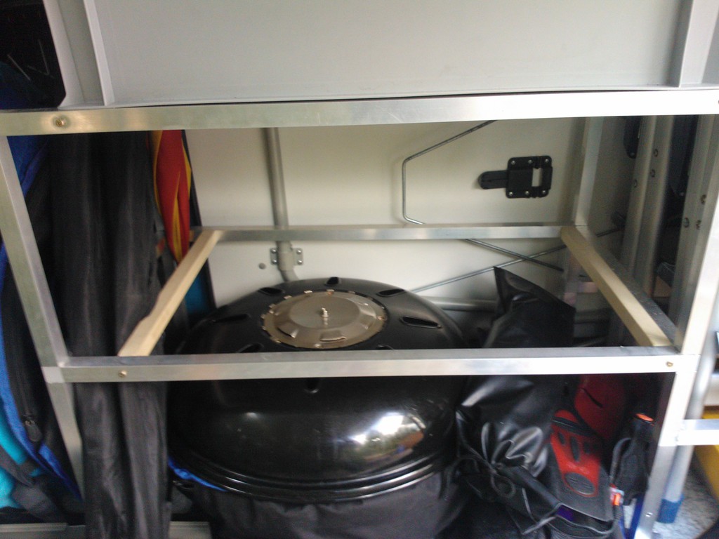 Regal für die heckgarage selber bauen oder fertig kaufen ...