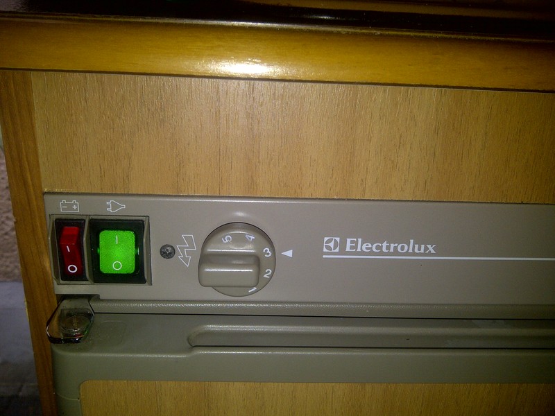 Kühlschrank Wohnmobil : Hilfe kühlschrank electrolux funktioniert nicht auf 12 volt Kühlschrank Wohnmobil : Hilfe kühlschrank electrolux funktioniert nicht auf 12 volt