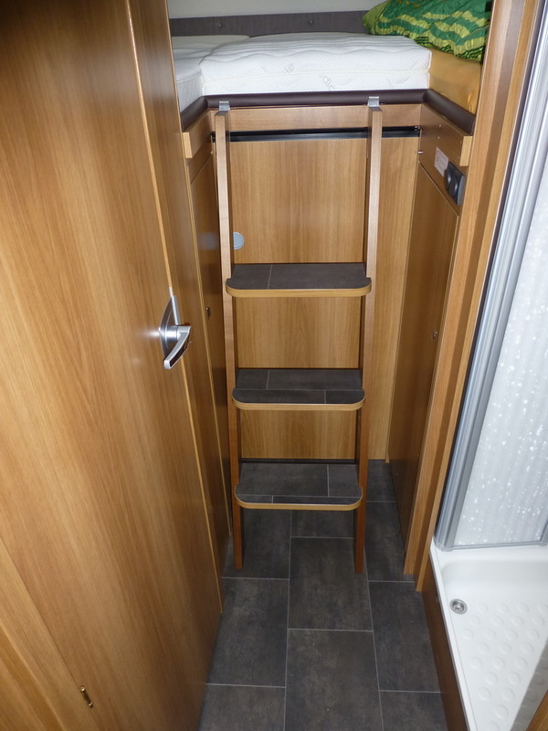 Umbau Alkovenbett und Alkoventreppe Dethleffs A6820-2 (ALPA