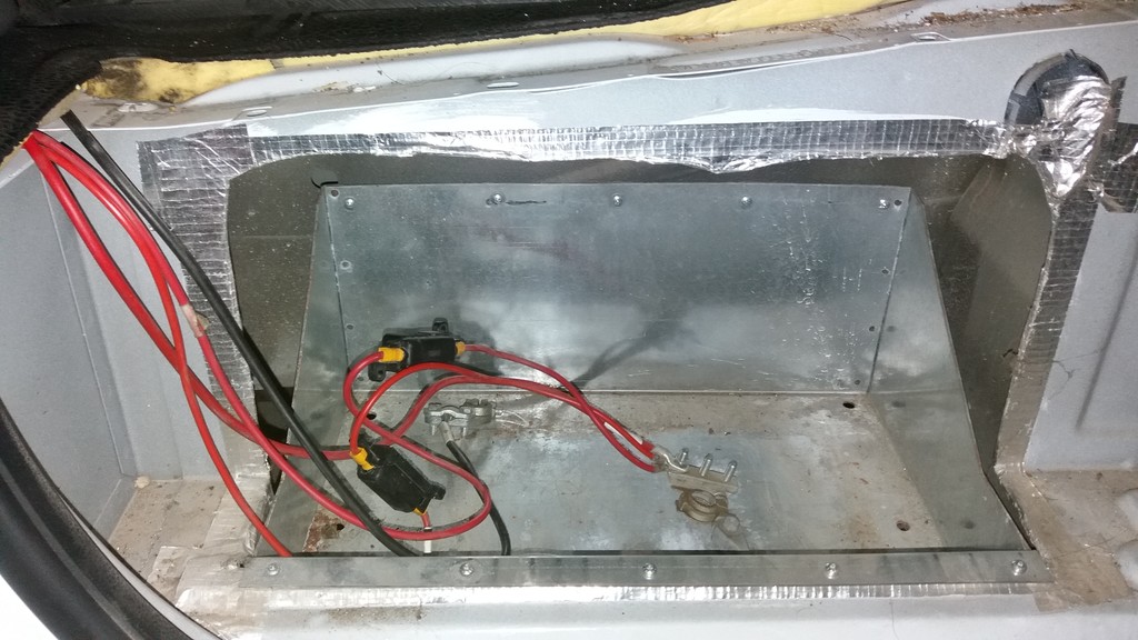 Batterie unter dem Beifahrersitz in Batteriekasten oder nicht -  Wohnmobilaufbau 