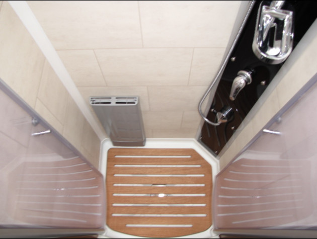 Wozu Lattenrost in der Dusche? Eura 570 HS - Wohnmobil Forum Seite 1