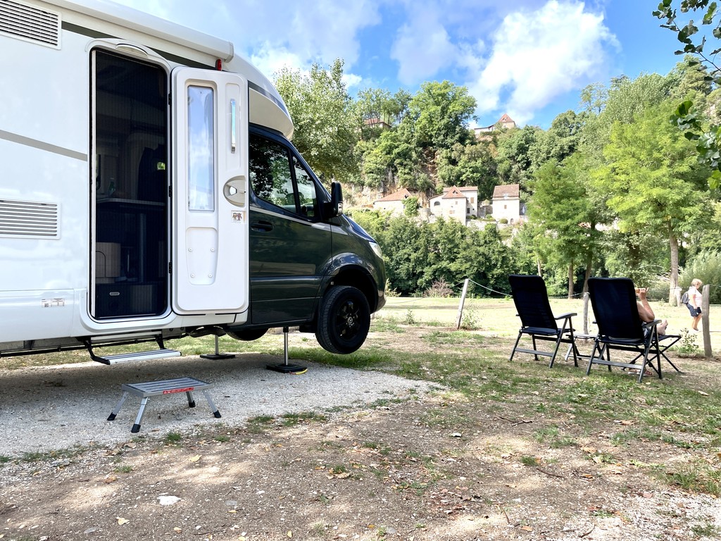 Hydraulische Hubstützen Carado - Wohnmobil Forum Seite 1