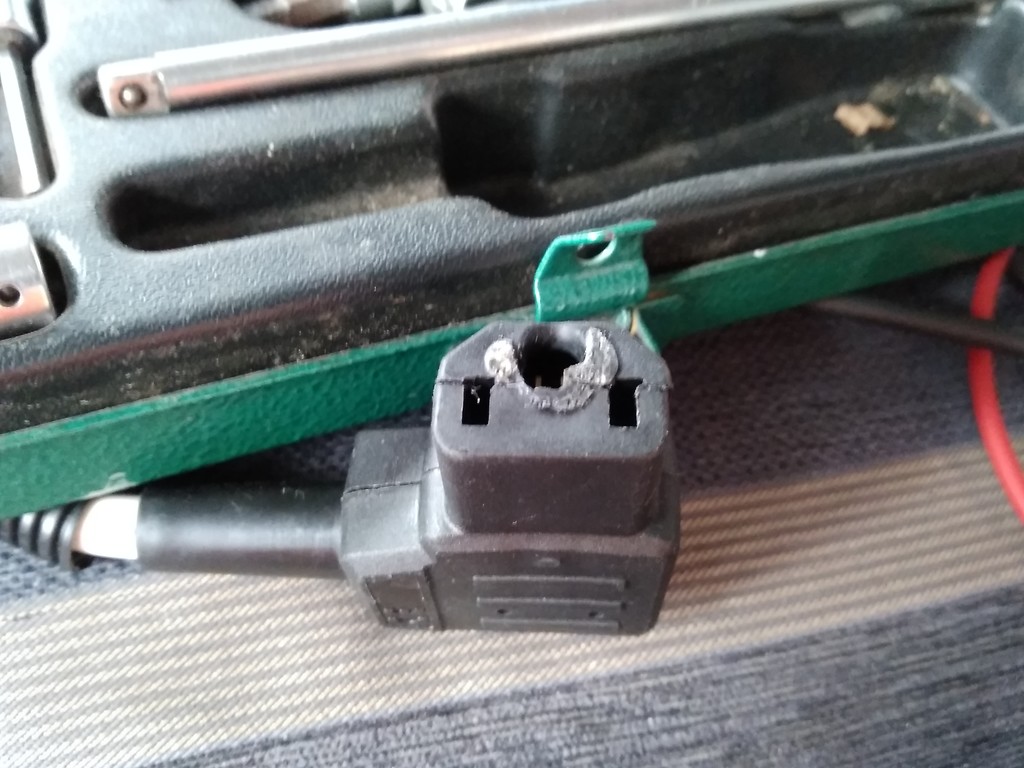 12V-Stecker geschmolzen? - Wohnmobil Forum Seite 1